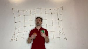 Урок 6. Два мяча одной рукой. Жонглирование с Павлом Горским.