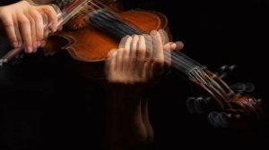 Звук ужасной игры на скрипке. Привет соседям! The sound of a violin playing.Hello neighbors!