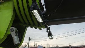 вращающиеся прожектора на автокране Zoomlion ztc1000v