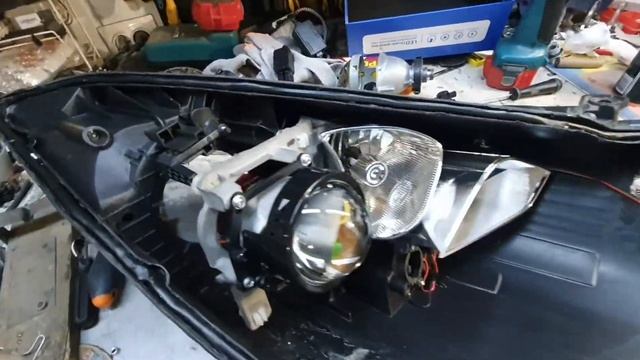 Hyundai I40. Замена биксеноновых линз на Лазерные двухчиповые BI-LED Russian Falcon F40+.