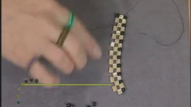 Right Angle Weave using Mikyuki Tila Beads смотреть онлайн