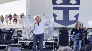 Lou Gramm performing Juke Box Hero at RLC X on Feb 16, 2023