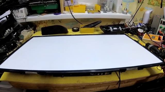 Как безопаснее снять и установить матрицу ЖК телевизора. смотреть онлайн