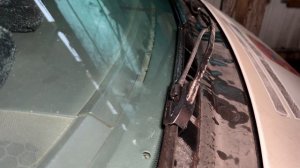 Бескаркасные дворники BOSH со встроенными веерными омывателями Мерседес Вито-638