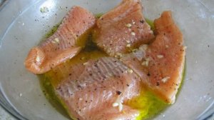 Форель в духовке кусочками
