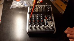 Behringer Xenyx QX602MP3 unboxing
