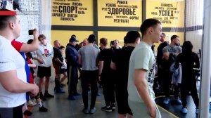 Более 100 спортсменов собрались на соревнованиях по пауэрлифтингу в Альметьевске