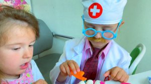 Мия на приеме у врача. Играем в стоматолога. Видео для детей.