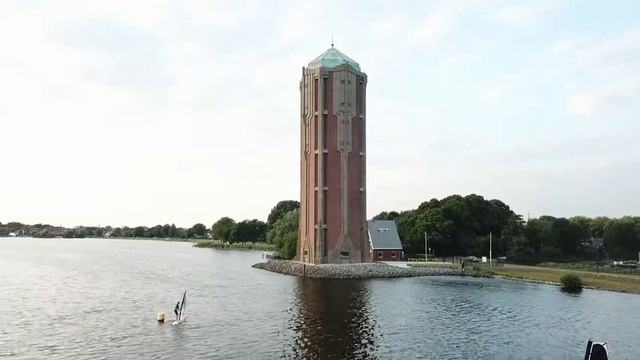 Пляж в Амстердаме смотреть онлайн