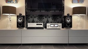 Luxman D-07x CD player, Luxman L-507Z and Bowers & Wilkins 805 D4