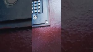 Звоним в домофон.
