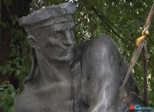 В Волгограде восстановят поврежденный вандалами монумент