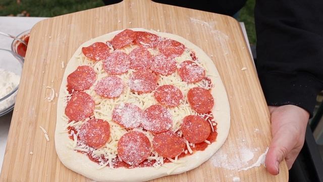 Ooni Pro | Wood Fired Pepperoni Pizza смотреть онлайн