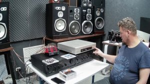 ВИДОС С СЕКРЕТОМ И ЗАГАДКОЙ ПРО БОЙ МЕЖДУ SONY TA-F333esG И TA-F555esG, где взять ведро мурашей?