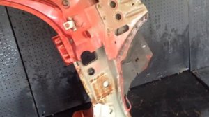 Стойка передняя правая Peugeot 206