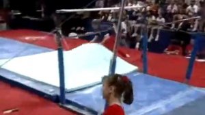 1995 Dominique  Moceanu gymnast (uneven bars). Доминик  Мочану гимнастика (разновысо́кие бру́сья)