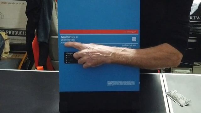 Victron Inverter MultiPlus-II Unboxing смотреть онлайн