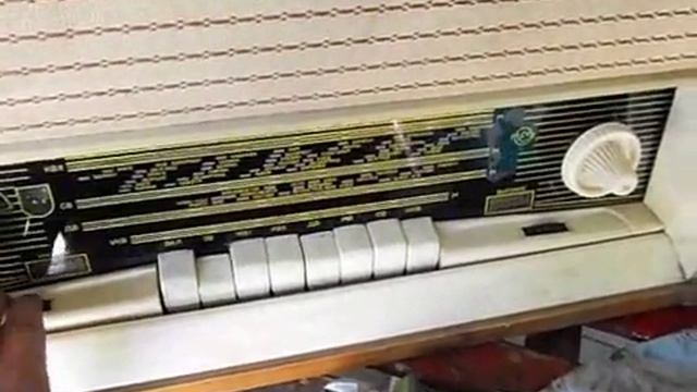 старая радиола Латвия М смотреть онлайн