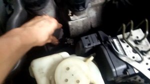 MERCEDES W210 POWER STEERING FLUID FLUSH. Замена жидкости гидроусилителя