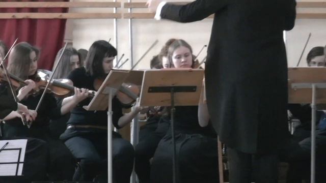 В.А.Моцарт Дивертисмент in D.3.Presto