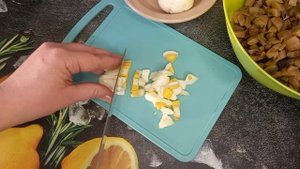 САЛАТ С КУРИНОЙ ПЕЧЕНЬЮ. Вкусный салат из печени с грибами.