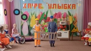 "Кафе "Улыбка" открылось  на 8 Марта для наших мам (подготовительная группа)