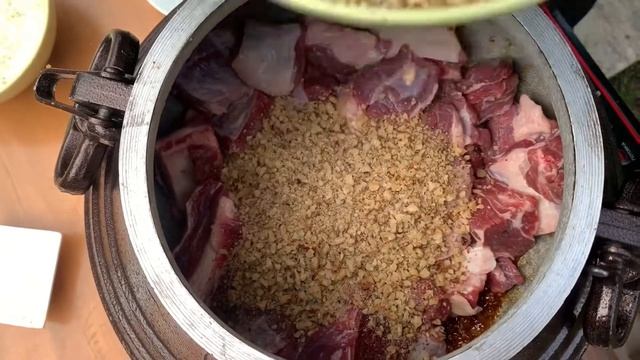 Грузинский харчо в афганском казане - необычайно вкусно!