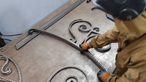 ШИКАРНАЯ САМОДЕЛКА ИЗ ПРОФИЛЬНОЙ ТРУБЫ. САДОВАЯ СКАМЕЙКА