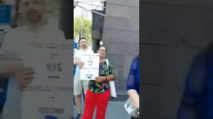 Сильная девушка в Армении и антироссийски митинг.