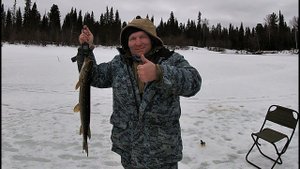 На четыре дня в тайгу \ Подальше от коронавируса \ Часть 4 \ Щука не лезет в лунку