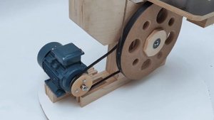 Бэкстейдж с предметной съемки ленточно-пильного станка