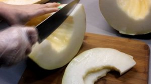 Когда я делала её прибежали все соседи на запах. Вяленая дыня.