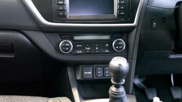 Toyota Auris Video Review смотреть онлайн