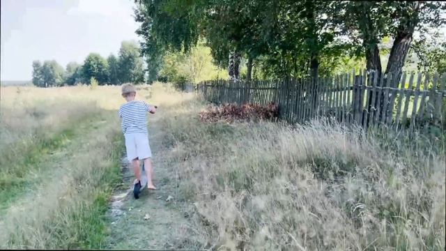 ГОНКИ С ПАПОЙ И НОВЫЙ БАССЕЙН. День с Сашей брос шоу смотреть онлайн