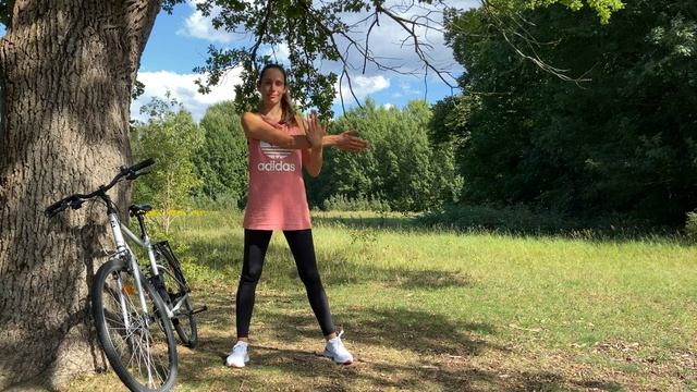 9 MIN POST-CYCLING STRETCHING - COOL DOWN FOR CYCLERS смотреть онлайн