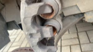 Hyundai Grand starex i800 H-1 how to change front brake pads замена передних тормозных колодок