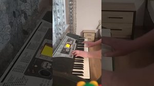 Игра на синтезаторе Yamaha PSR-350: Ирина Федышин - "Роман".