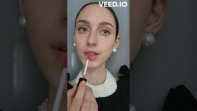 Как сделать губы красивыми? Совет от Одри Хепберн? смотреть онлайн