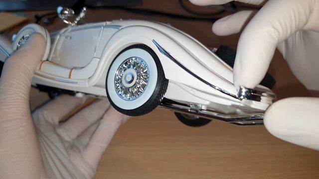Custom 1:18 Mercedes Benz 500K Typ Roadster 1936 (Ivory White) смотреть онлайн