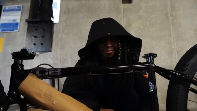 BUILDING THE COLLECTIVE BIKES C2 смотреть онлайн