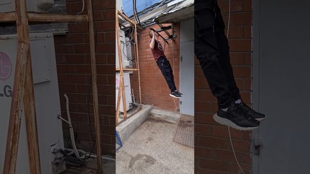 Строгие подтягивания (королевские),чисто без раскачки с паузой . смотреть онлайн