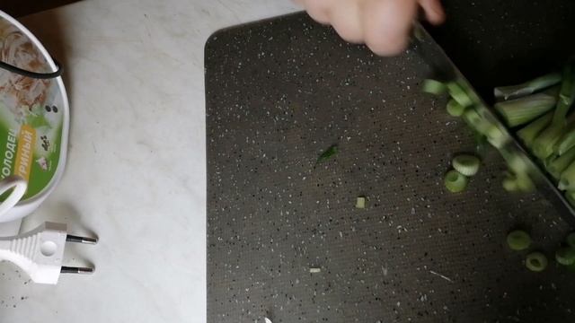 Как я замораживаю зелёный лук на зиму.How do I freeze green onions for the winter. смотреть онлайн