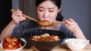 직접잡은 쭈꾸미 얼큰 열라면 라죽 리얼사운드먹방/SPICY OCTOPUS NOODLES!🔥LET'S GO FISHING! Mukbang Eating Show Ramen Pedas