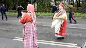 Танцы перекрыли дороги:) Белозерский колорит!