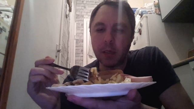 АСМР ИТИНГ. КУШАЮ ЖАРЕНУЮ КАРТОШЕЧКУ, КОЛБАСУ И СЕЛЁДОЧКУ смотреть онлайн