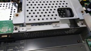TOSHIBA 32WL58R не включается, щелкает реле