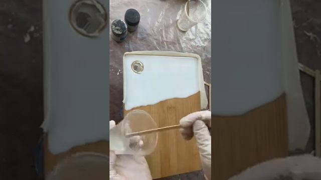 Как украсить сервировочную доску ? Эпоксидная смола. смотреть онлайн