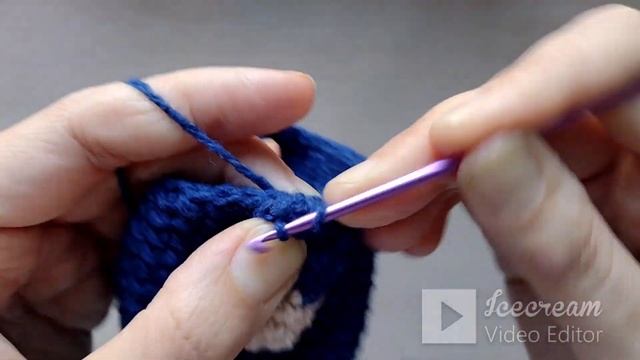 Что связать из остатков? Котик - чехол для зарядки телефона. смотреть онлайн