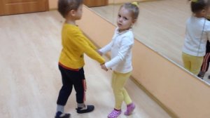 Марк и Лера, 4 года