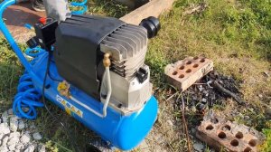 Теперь я и маляр. Краска резиновая.